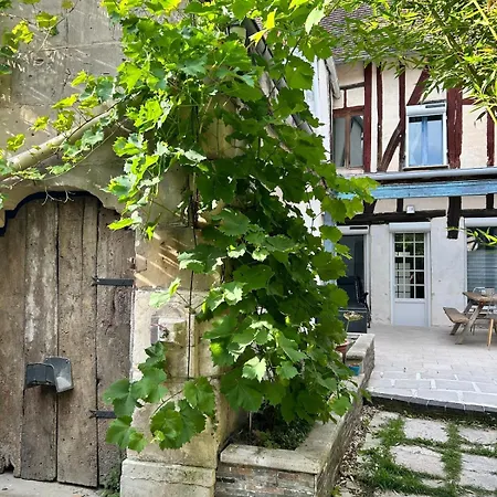 بيت للعطل Cozy House With A Terrace Cires-les-Mello